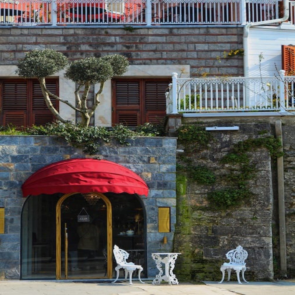 AWNING